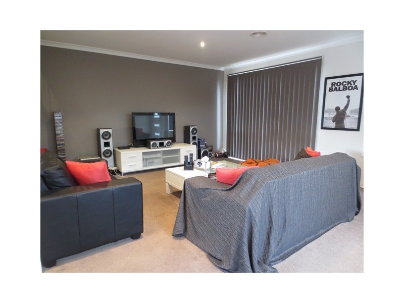 37 Swamphen Drive, Williams Landing VIC 3027