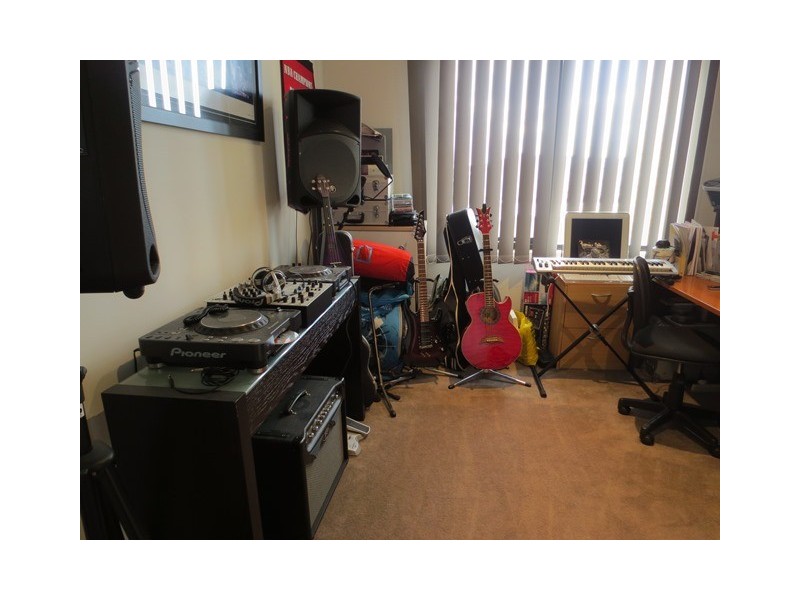 37 Swamphen Drive, Williams Landing VIC 3027