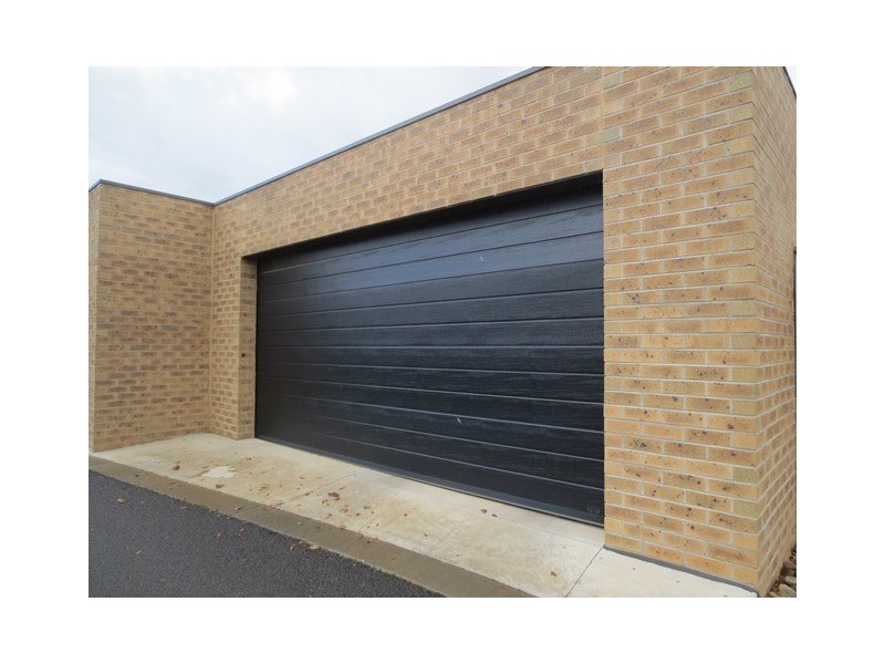 37 Swamphen Drive, Williams Landing VIC 3027