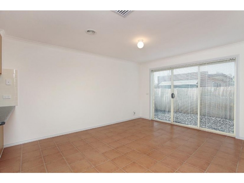 2/10 Cleghorn Avenue, Altona North VIC 3025