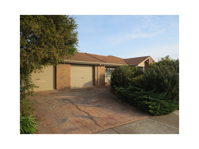 42 Tatman Drive, Altona Meadows VIC 3028