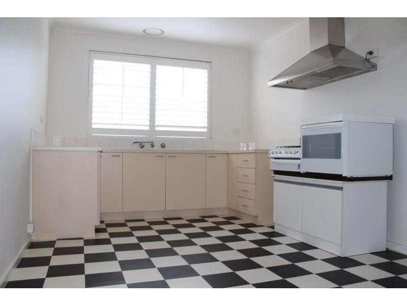 2/22 Harrington Square, Altona VIC 3018