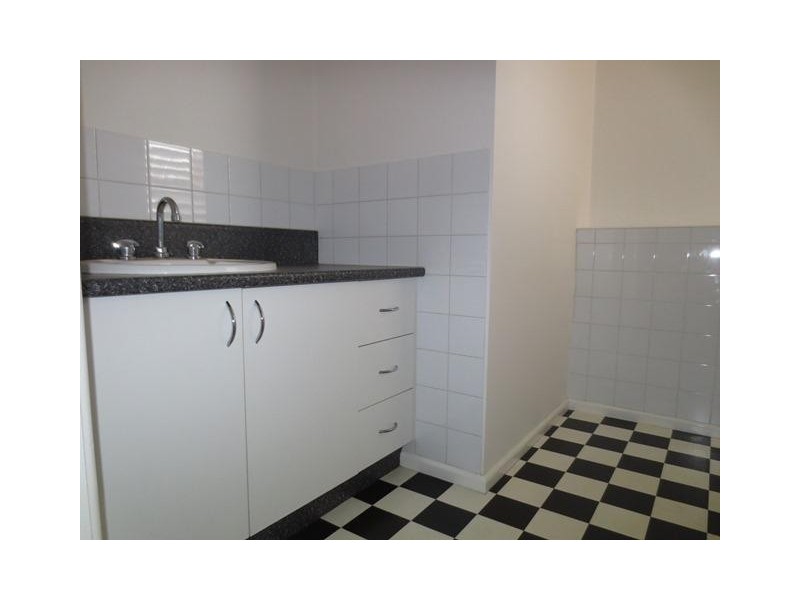 2/22 Harrington Square, Altona VIC 3018