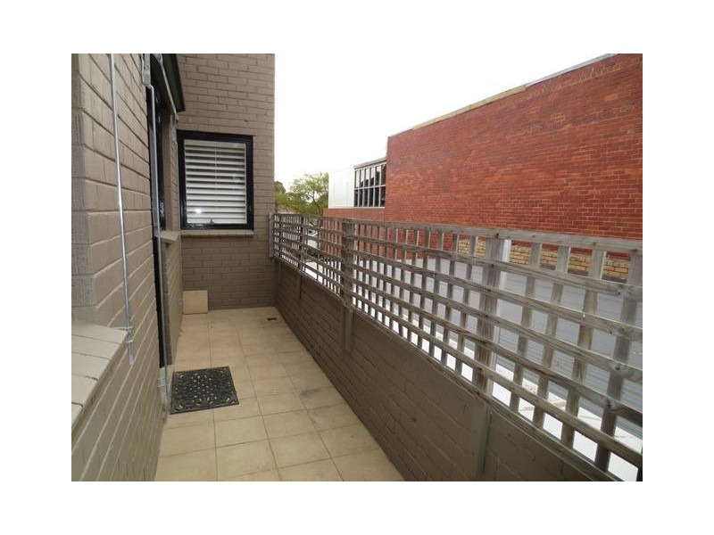 2/22 Harrington Square, Altona VIC 3018