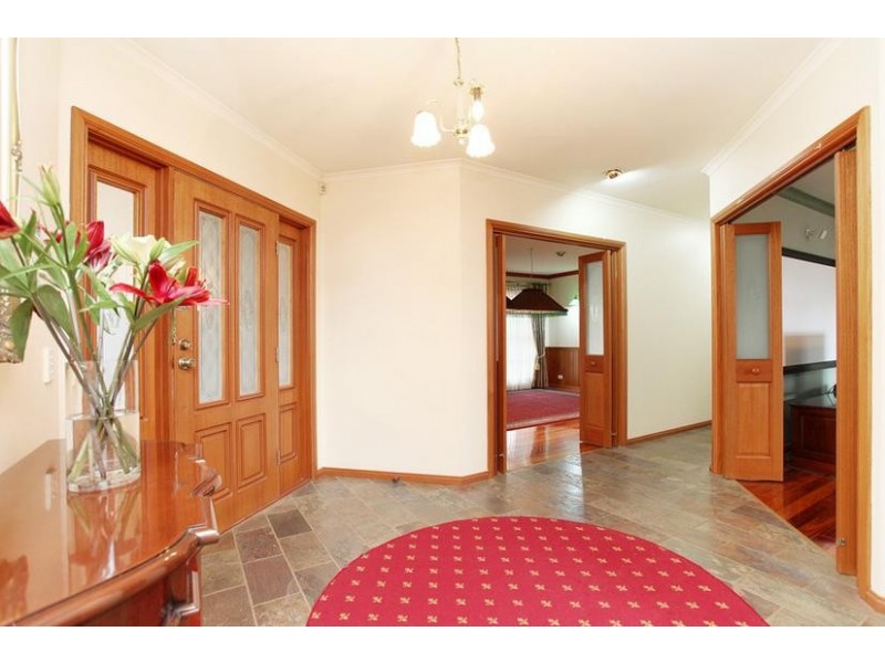 18 McAlpine Court, Altona VIC 3018