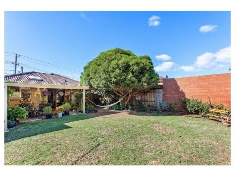 6 Edwards Drive, Altona Meadows VIC 3028