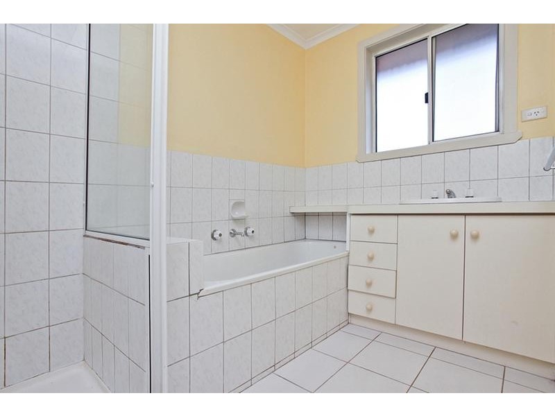 42 Howard Street, Altona Meadows VIC 3028