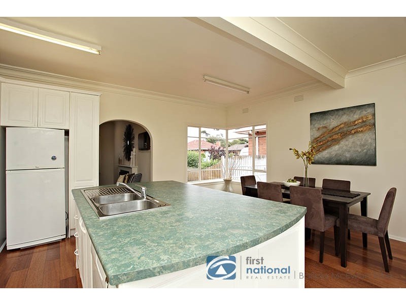 8 Cain Court, Altona VIC 3018