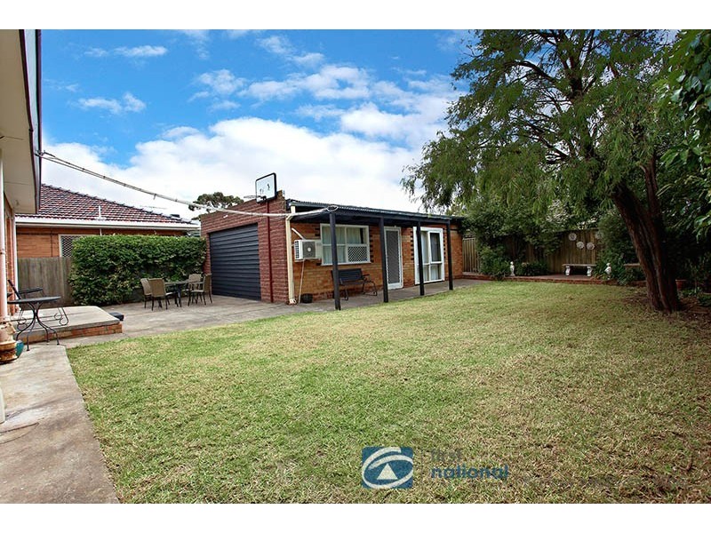 8 Cain Court, Altona VIC 3018