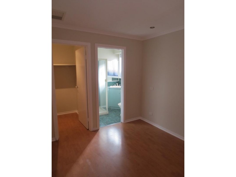 24 Howard Street, Altona Meadows VIC 3028