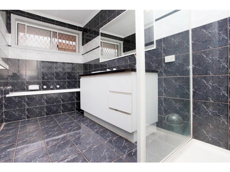 2/110 Victoria Street, Altona Meadows VIC 3028