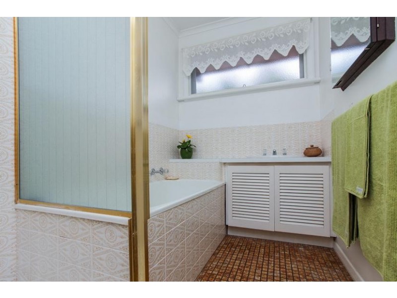 1/1 Bell Avenue, Altona VIC 3018