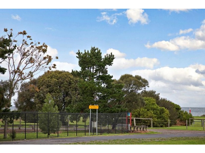 95 Waters Drive, Seaholme VIC 3018