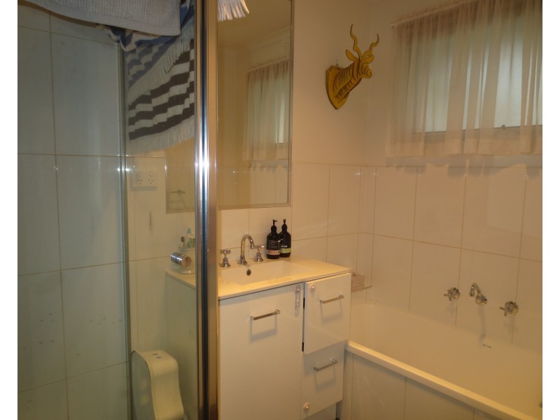 14 Hammond Street, Altona VIC 3018