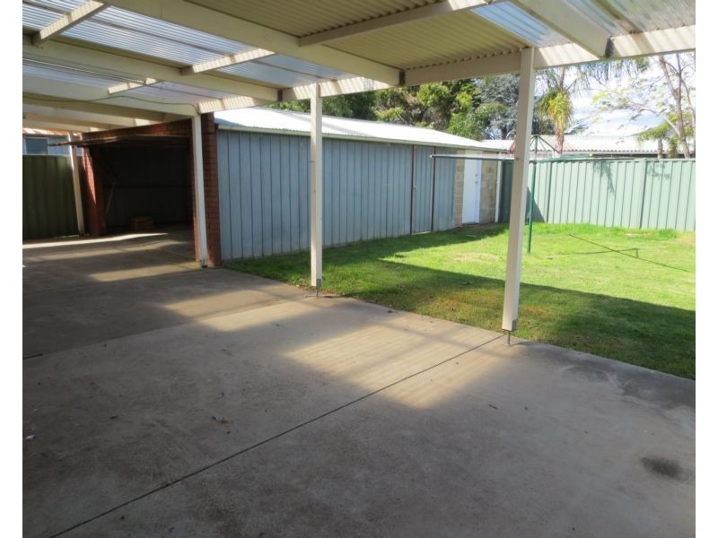 14 Hammond Street, Altona VIC 3018