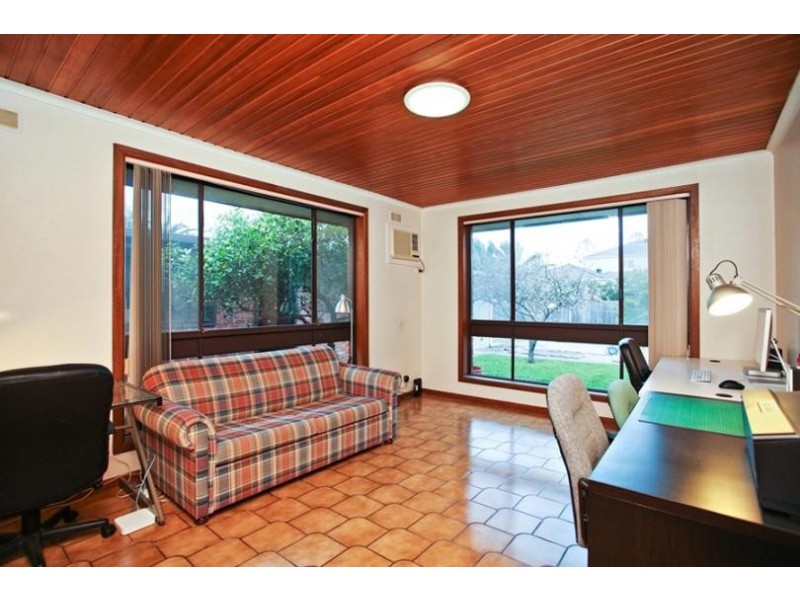 12 Queen Street, Seaholme VIC 3018