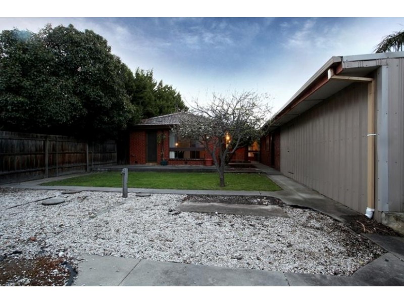 12 Queen Street, Seaholme VIC 3018