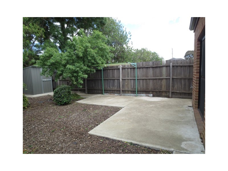 13A Eames Avenue, Brooklyn VIC 3012