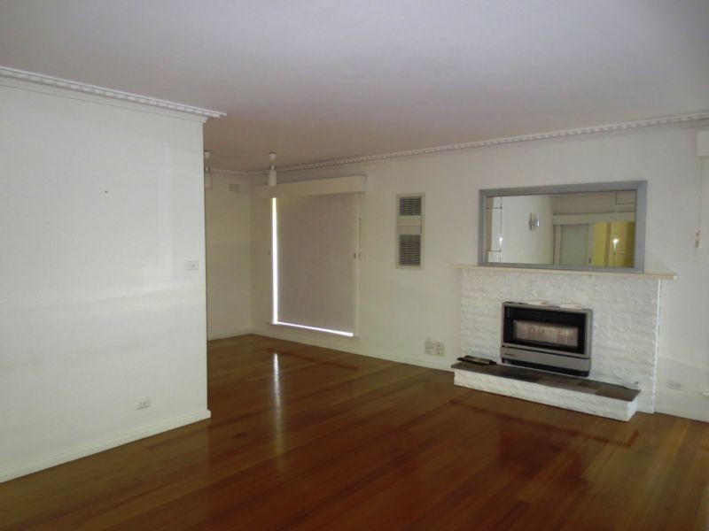 67 Bracken Gve, Altona VIC 3018