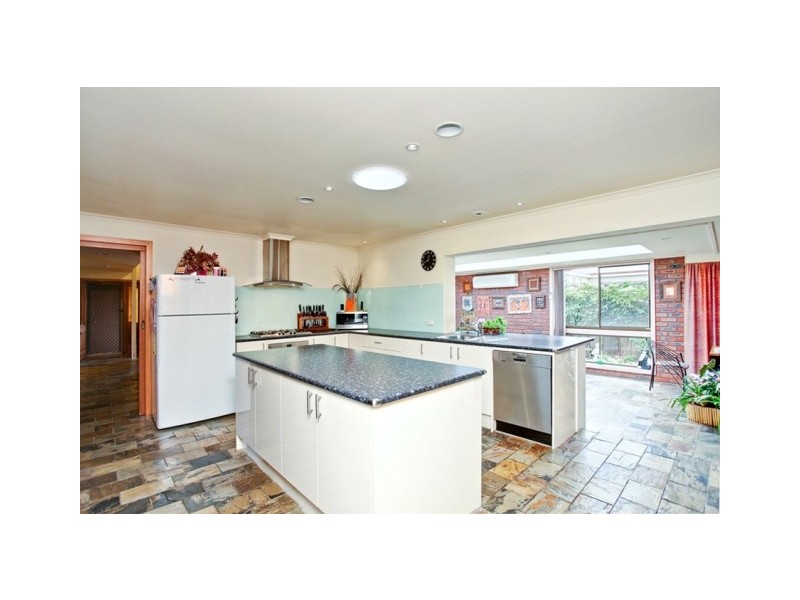 4 Waratah Street, Seaholme VIC 3018