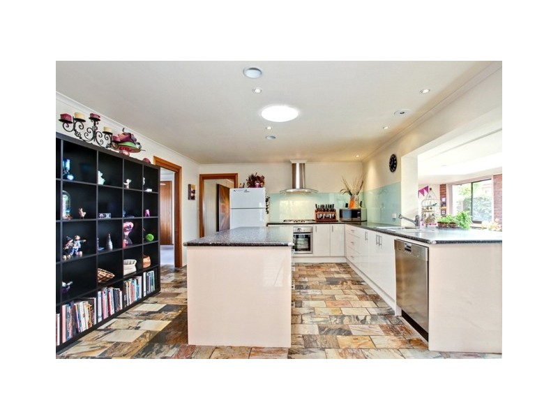 4 Waratah Street, Seaholme VIC 3018