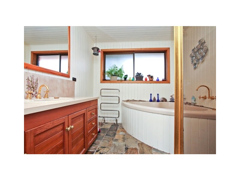 4 Waratah Street, Seaholme VIC 3018