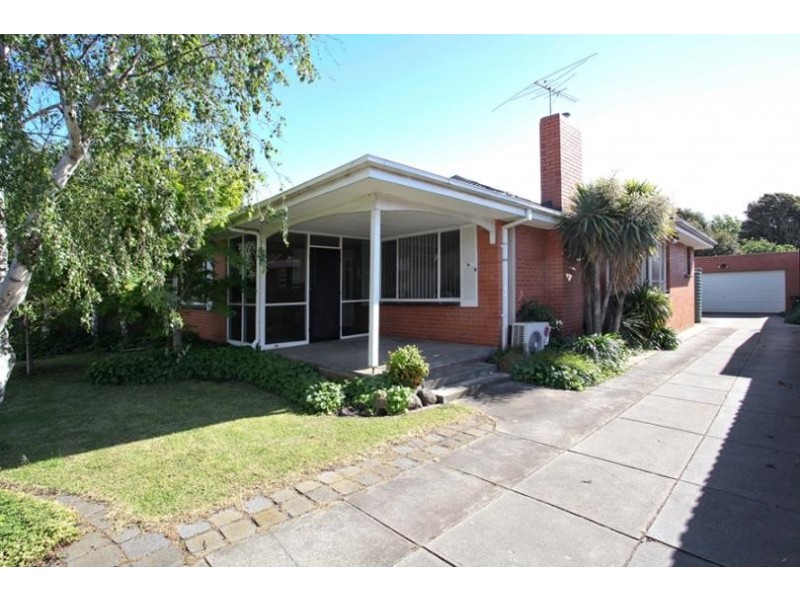 38 Dove Avenue, Altona VIC 3018