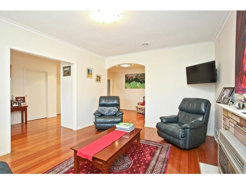 38 Dove Avenue, Altona VIC 3018