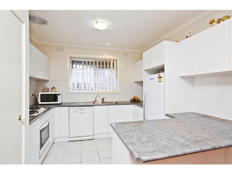 38 Dove Avenue, Altona VIC 3018