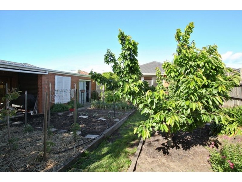38 Dove Avenue, Altona VIC 3018