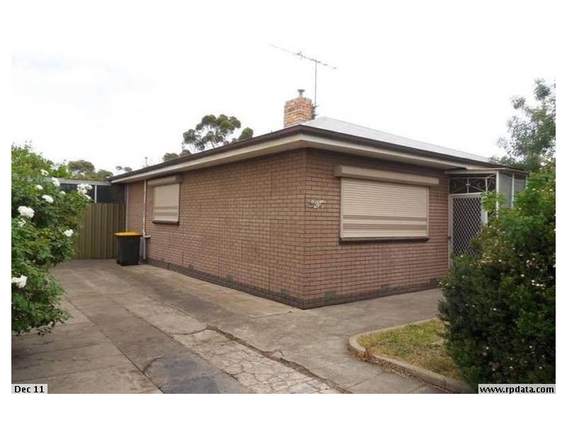 27 Cypress Avenue, Brooklyn VIC 3012