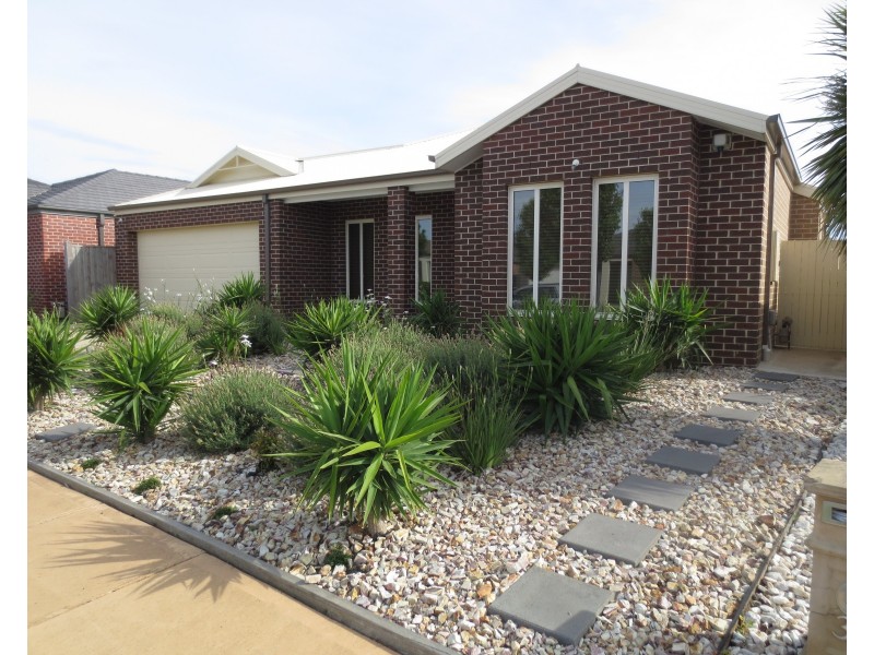 40 Fantail Crescent, Williams Landing VIC 3027