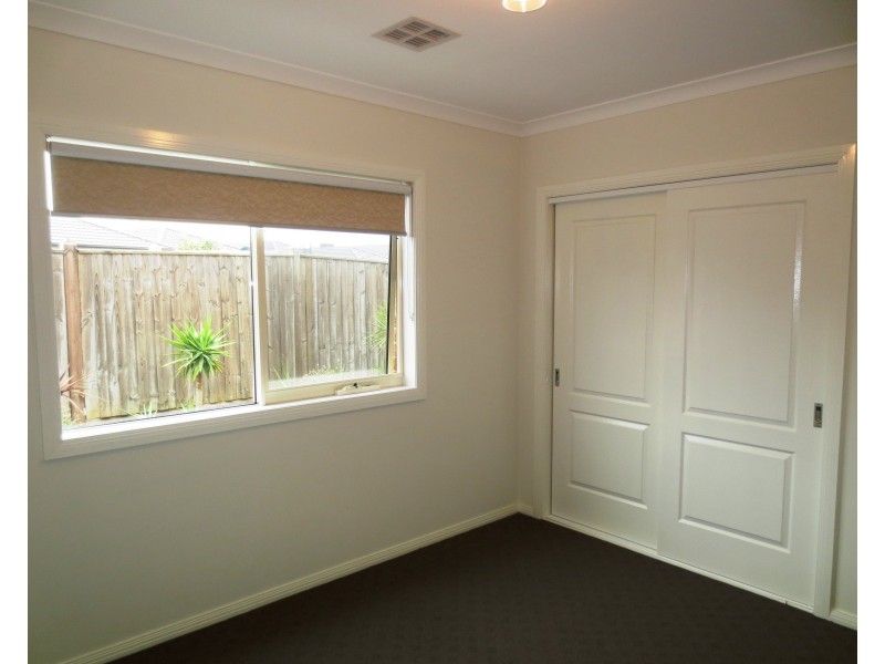 40 Fantail Crescent, Williams Landing VIC 3027