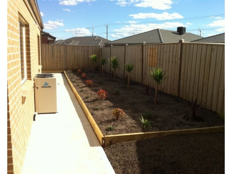 40 Fantail Crescent, Williams Landing VIC 3027