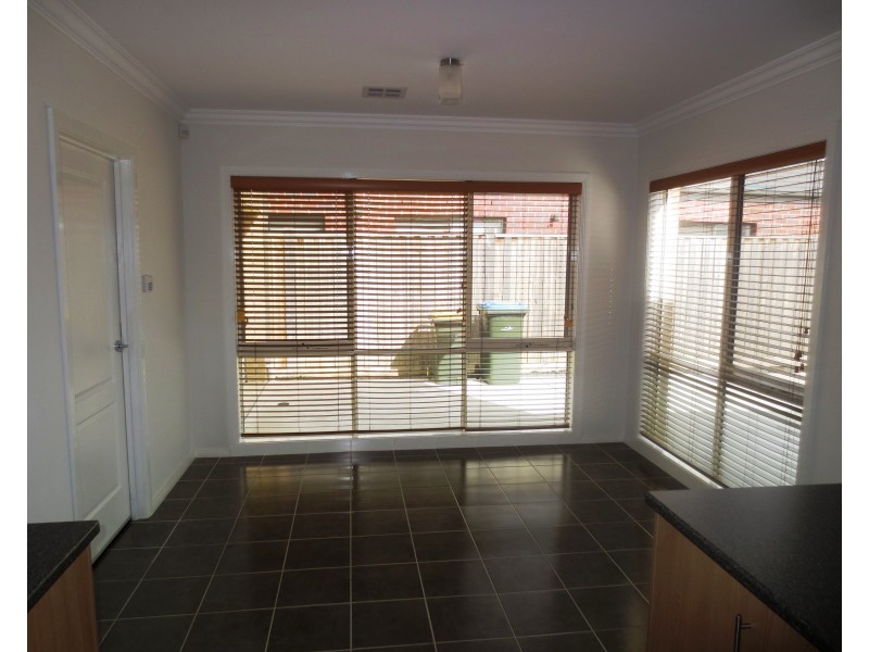 40 Fantail Crescent, Williams Landing VIC 3027