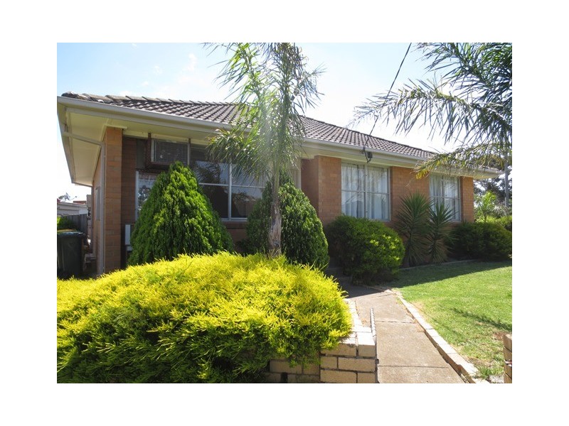 16 Whitaker Avenue, Laverton VIC 3028