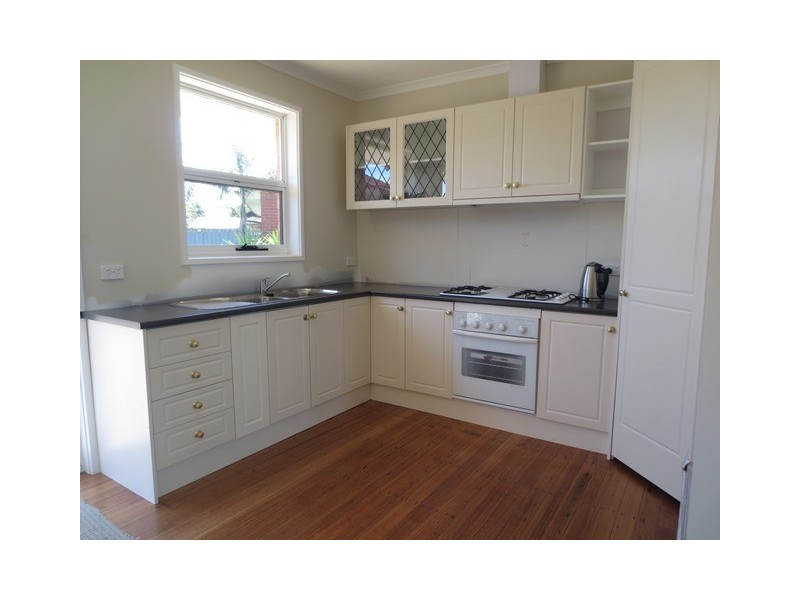 16 Whitaker Avenue, Laverton VIC 3028