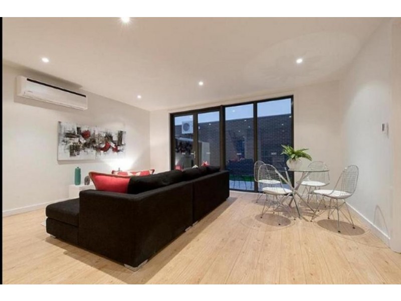 21D Upton Street, Altona VIC 3018