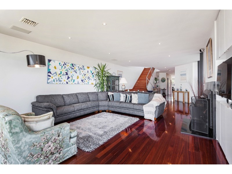 81 Esplanade, Altona VIC 3018