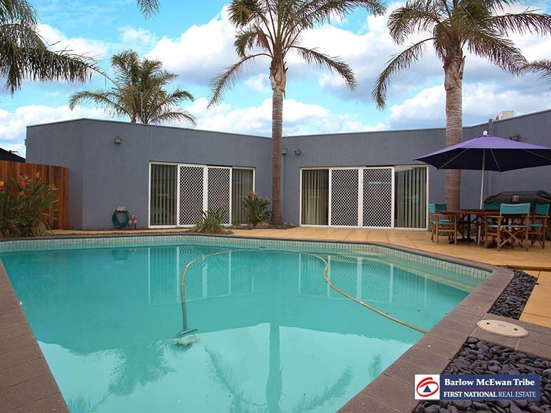 28 Tatman Drive, Altona Meadows VIC 3028