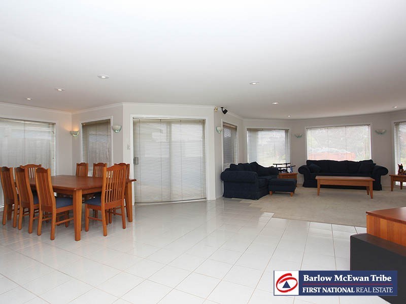 28 Tatman Drive, Altona Meadows VIC 3028