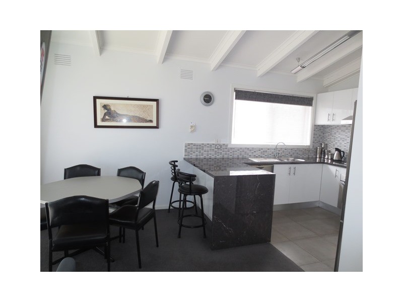 1/119 Railway Street, Altona VIC 3018