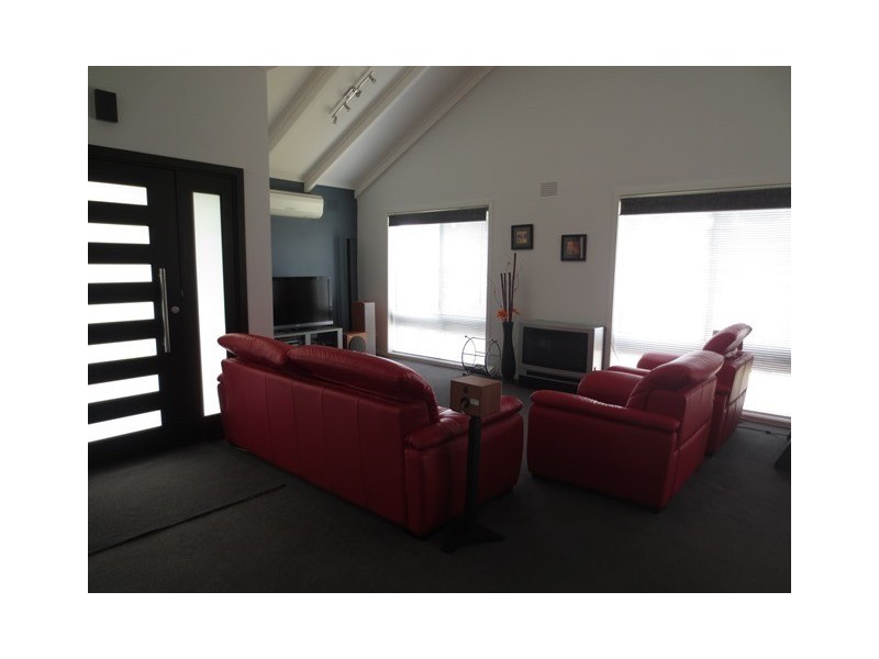 1/119 Railway Street, Altona VIC 3018