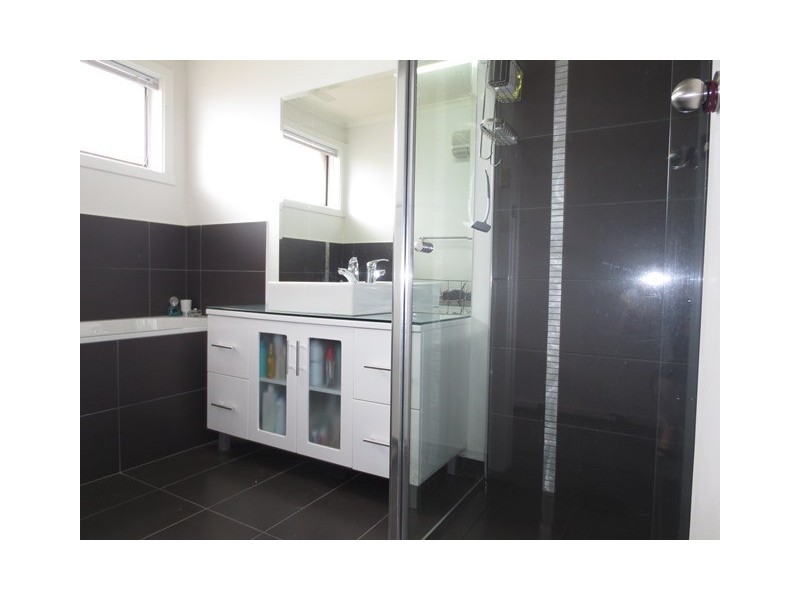 1/119 Railway Street, Altona VIC 3018