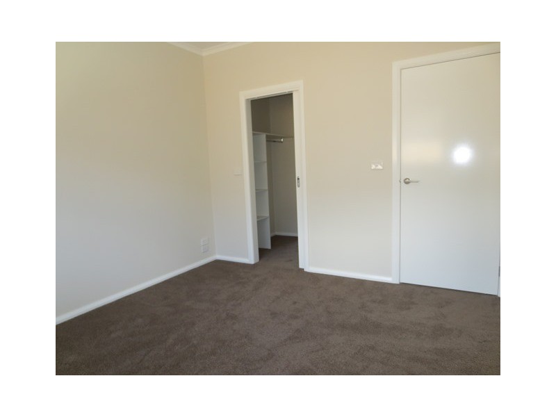 2/12 Seagull Avenue, Altona VIC 3018