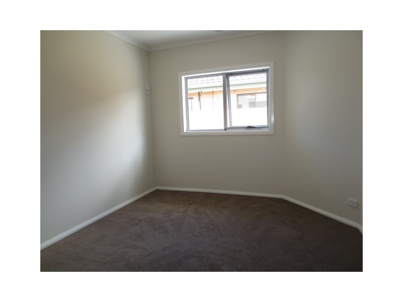 2/12 Seagull Avenue, Altona VIC 3018