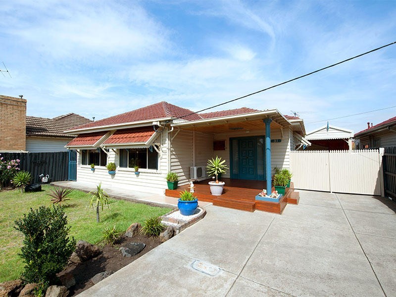 31 Conifer Avenue, Brooklyn VIC 3012