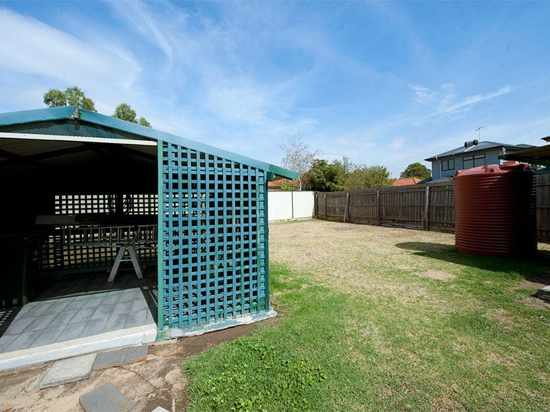 31 Conifer Avenue, Brooklyn VIC 3012