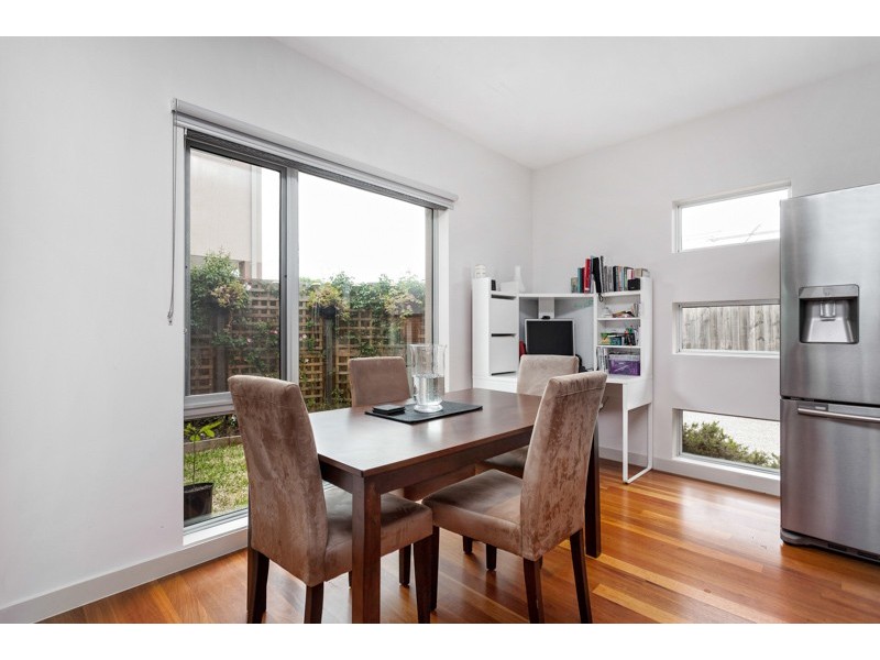 1/42 Davies Street, Altona VIC 3018