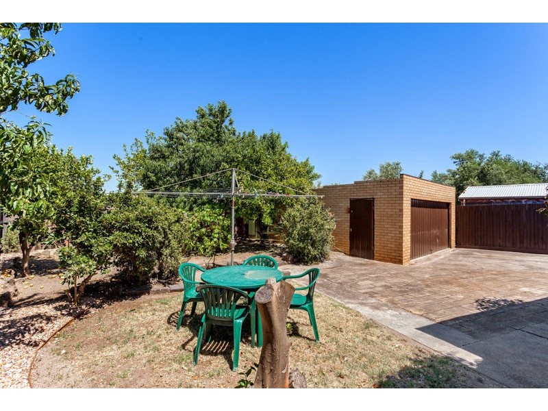 38 Simmons Drive, Seaholme VIC 3018